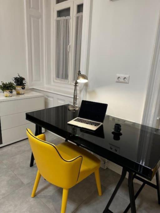 Cozy Studio In The Heart Of Buda Budapest Kültér fotó